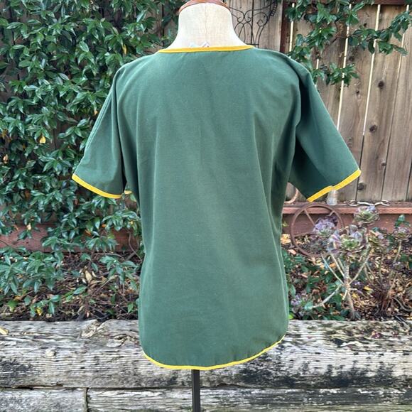 MLB Oakland A's Baseball Women’s Scrub Green Yellow Top Shirt Size Medium - Picture 3 of 9